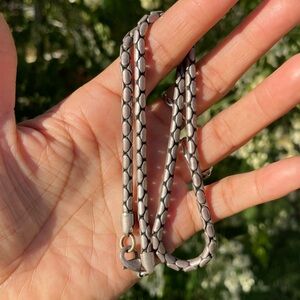 Hefty, weighty silver rounded Boston link chain necklace unisex